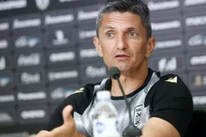 "Αυτοί οι ηλίθιοι πρέπει να είναι στη φυλακή" 