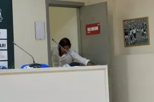 Ολοκλήρωσε πρόωρα την διάσκεψη ο Σα Πίντο λόγω air condition!