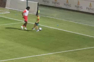 Καρλίτος: Παιχνίδι με τα ball boys (φώτος)