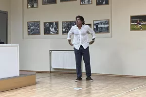 Ολοκλήρωσε πρόωρα την διάσκεψη ο Σα Πίντο λόγω air condition!
