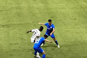 Πρώτο... Patrick Twumasi