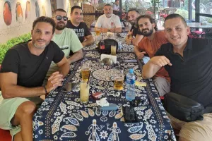 Με καφεδάκι και μπύρα 