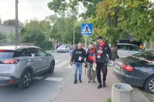 ΦΩΤΟΣ... οι Πολωνοί έξω από το Miejski Stadion Piłkarski