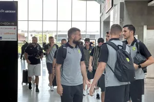 Με μικρή καθυστέρηση "πέταξε" για Ισραήλ (φώτος)