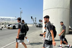 Με μικρή καθυστέρηση "πέταξε" για Ισραήλ (φώτος)