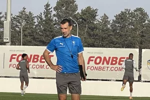 "Ντόπες" της Θύρας 5 σε παίκτες - τεχνική ηγεσία, το Kerkida στην ανοικτή προπόνηση! (βίντεο/φώτος)