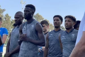 "Ντόπες" της Θύρας 5 σε παίκτες - τεχνική ηγεσία, το Kerkida στην ανοικτή προπόνηση! (βίντεο/φώτος)