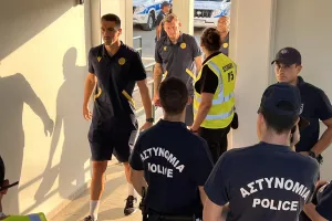 Η άφιξη της ΑΕΛ (φώτος)