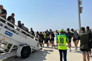 Με μικρή καθυστέρηση "πέταξε" για Ισραήλ (φώτος)