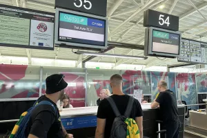 Με μικρή καθυστέρηση "πέταξε" για Ισραήλ (φώτος)