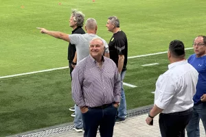 Πίστη και χαμόγελο Καραπατάκη
