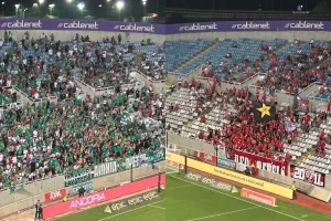 Ομονοιάτες και Σαλαμιναίοι... μαζί στο 29'/ Ενός λεπτού σιγή και: "Μιχάλη ζεις"
