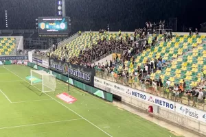 ΑΕΚτζήδες: "AEK AEK αυτό δεν είναι ΑΕΚ!"