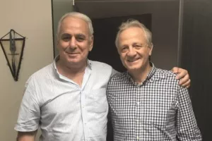 Αποθεώνει Σαββίδη