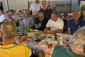 Tραπέζι "γεμάτο" από προσωπικότητες και legends της Ανόρθωσης! (φώτος)