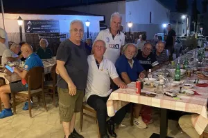 Tραπέζι "γεμάτο" από προσωπικότητες και legends της Ανόρθωσης! (φώτος)