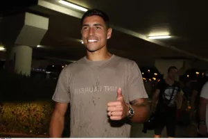 «Πάτησε» Ελλάδα ο Πόνσε - «Κιτρινόμαυρη» υποδοχή στο «Ελ. Βενιζέλος»