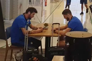 Στο κινητό οι Γεωργιανοί...