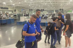 (ΦΩΤΟΣ/ΒΙΝΤΕΟ) Στο αεροδρόμιο η αποστολή του ΑΠΟΕΛ