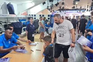 (ΦΩΤΟΣ Kerkida.net) Εκδήλωση στο Anostore- Ανορθωσιάτες μαζί με παίκτες