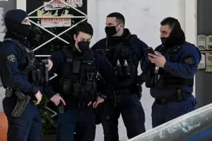"Ντου" της Αστυνομίας σε εννιά συνδέσμους οπαδών