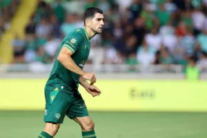 Ομόνοια - Νέα Σαλαμίνα: Γεμάτη πράσινη... πρεμιέρα με τεσσάρα, γκολ και αυτογκόλ (Φώτος)
