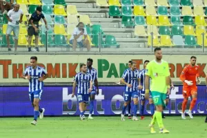 ΑΕΚ - Εθνικός: Ασύλληπτο ματς, εκκωφαντική ισοπαλία στη Λάρνακα! (φώτος)