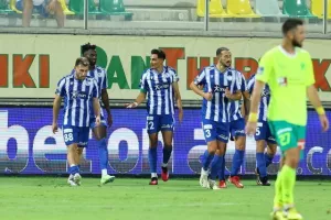 ΑΕΚ - Εθνικός: Ασύλληπτο ματς, εκκωφαντική ισοπαλία στη Λάρνακα! (φώτος)