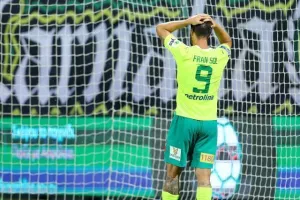 ΑΕΚ - Εθνικός: Ασύλληπτο ματς, εκκωφαντική ισοπαλία στη Λάρνακα! (φώτος)
