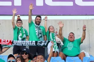 Ομόνοια - Καμπάλα: Πρόκριση με "καρέ", Μπεζούς και... γεμάτη εμφάνιση! (Φώτος)