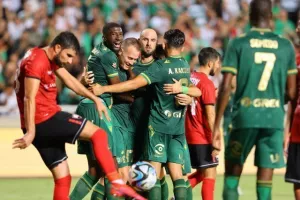 Ομόνοια - Καμπάλα: Πρόκριση με "καρέ", Μπεζούς και... γεμάτη εμφάνιση! (Φώτος)