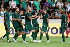 Ομόνοια - Μίντιλαντ: Στοχεύει και στους Δανούς πλέον ο Μπεζούς! (φώτος)
