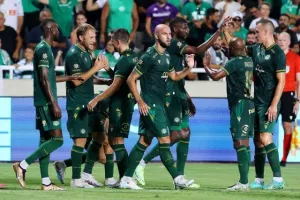 Ομόνοια - Μίντιλαντ: Στοχεύει και στους Δανούς πλέον ο Μπεζούς! (φώτος)