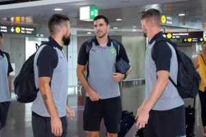 Με μικρή καθυστέρηση "πέταξε" για Ισραήλ (φώτος)
