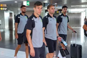 Με μικρή καθυστέρηση "πέταξε" για Ισραήλ (φώτος)