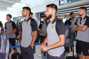 Με μικρή καθυστέρηση "πέταξε" για Ισραήλ (φώτος)