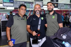 Με μικρή καθυστέρηση "πέταξε" για Ισραήλ (φώτος)