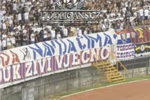 Πανό συμπαράστασης των οπαδών της Χάιντουκ στους συλληφθέντες της Ντιναμό