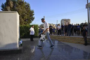 Κατάθεση στεφάνων στη μνήμη Αντώνη Παπαδόπουλου
