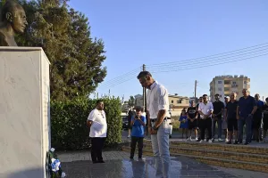 Κατάθεση στεφάνων στη μνήμη Αντώνη Παπαδόπουλου