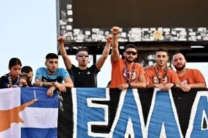 ΦΩΤΟΡΕΠΟΡΤΑΖ/Ο κόσμος του ΑΠΟΕΛ στο "Karađorđe"