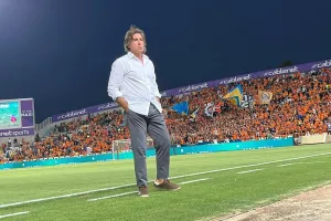Μήνυμα με... βίντεο ο Σα Πίντο: "Μόνο ΑΠΟΕΛ!"