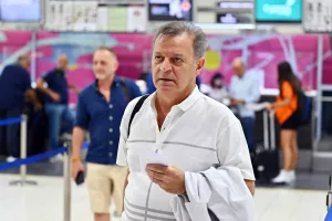 (ΦΩΤΟΣ/ΒΙΝΤΕΟ) Στο αεροδρόμιο η αποστολή του ΑΠΟΕΛ