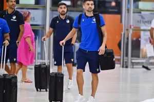 (ΦΩΤΟΣ/ΒΙΝΤΕΟ) Στο αεροδρόμιο η αποστολή του ΑΠΟΕΛ
