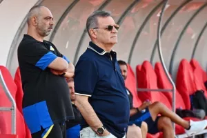 (Βίντεος/Φώτος) Η τελευταία του ΑΠΟΕΛ, "παιχνίδι" Σα Πίντο με τους παίκτες