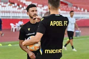 (Βίντεος/Φώτος) Η τελευταία του ΑΠΟΕΛ, "παιχνίδι" Σα Πίντο με τους παίκτες
