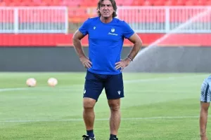 (Βίντεος/Φώτος) Η τελευταία του ΑΠΟΕΛ, "παιχνίδι" Σα Πίντο με τους παίκτες