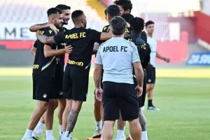 (Βίντεος/Φώτος) Η τελευταία του ΑΠΟΕΛ, "παιχνίδι" Σα Πίντο με τους παίκτες