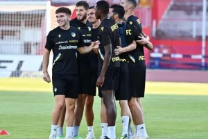 (Βίντεος/Φώτος) Η τελευταία του ΑΠΟΕΛ, "παιχνίδι" Σα Πίντο με τους παίκτες