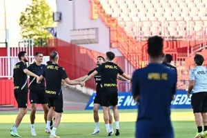 (Βίντεος/Φώτος) Η τελευταία του ΑΠΟΕΛ, "παιχνίδι" Σα Πίντο με τους παίκτες